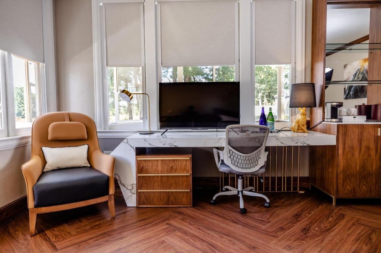 Chateau Merrimack Hotel & Spa Tyngsboro Екстер'єр фото